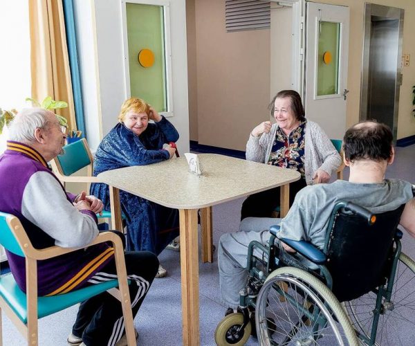 61c819a025e29d40e26d7f17_61c82323ae02f